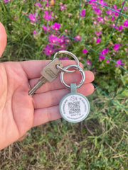 Porte-clé connecté AURIA Pets vert avec QR Code et NFC